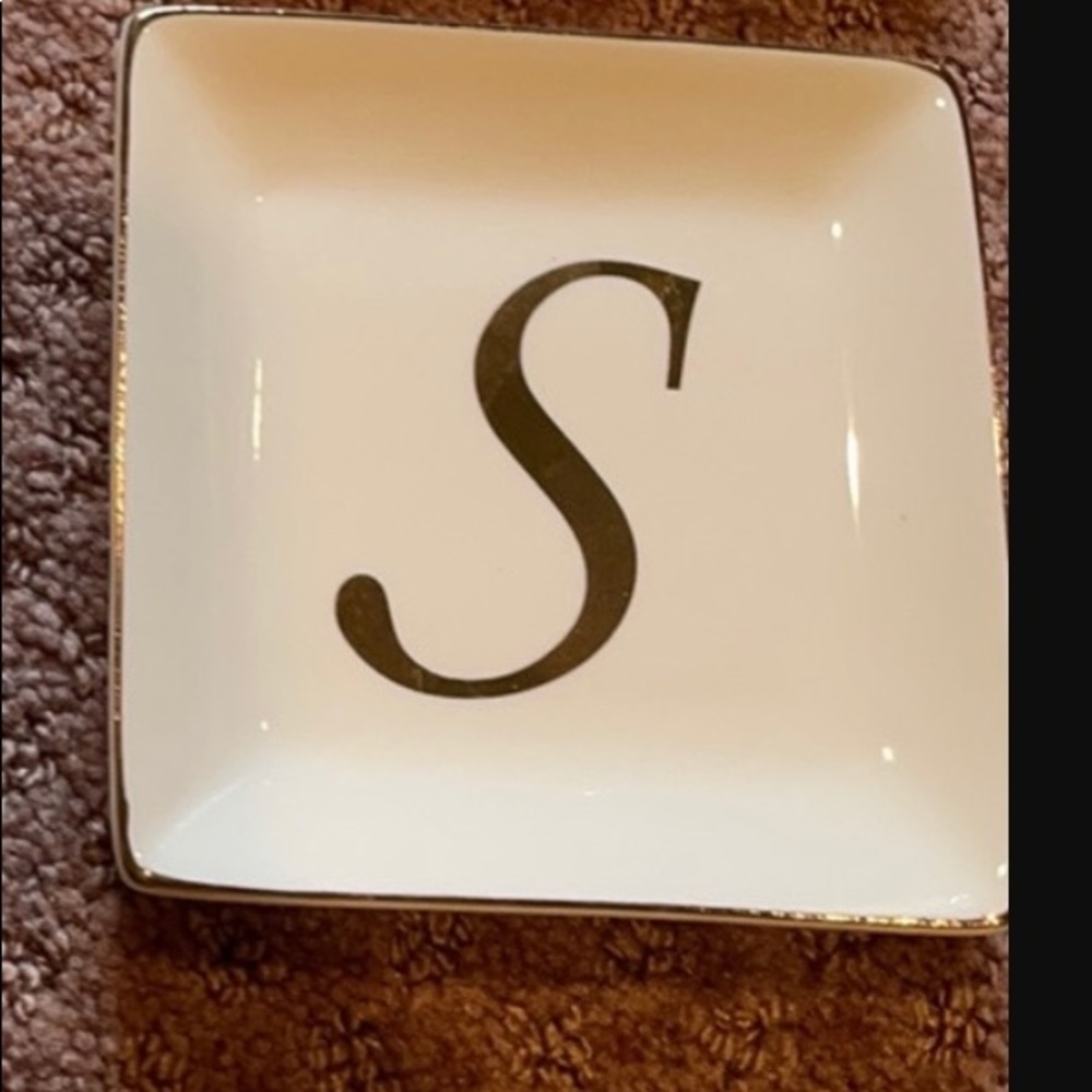 🌷TRINKET DISH LETTER S NWT